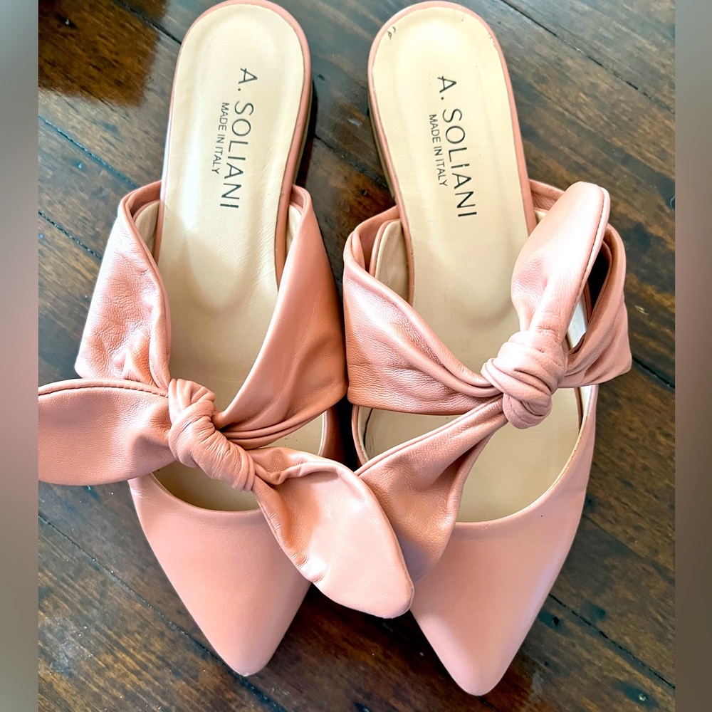 A Soliani Palma. Cute  slide in pretty rose  color